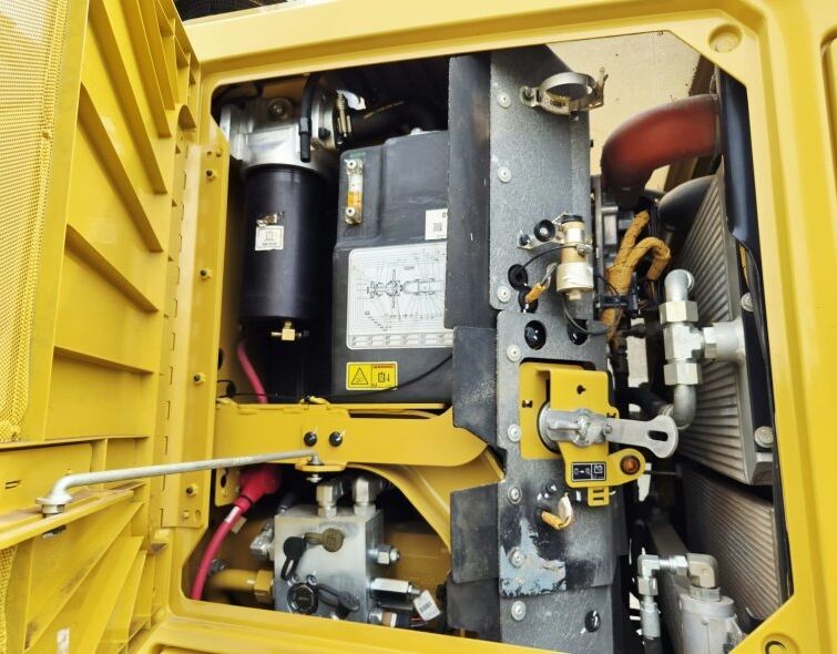 CATERPILLAR  140 AWD ***IMPECABLE***